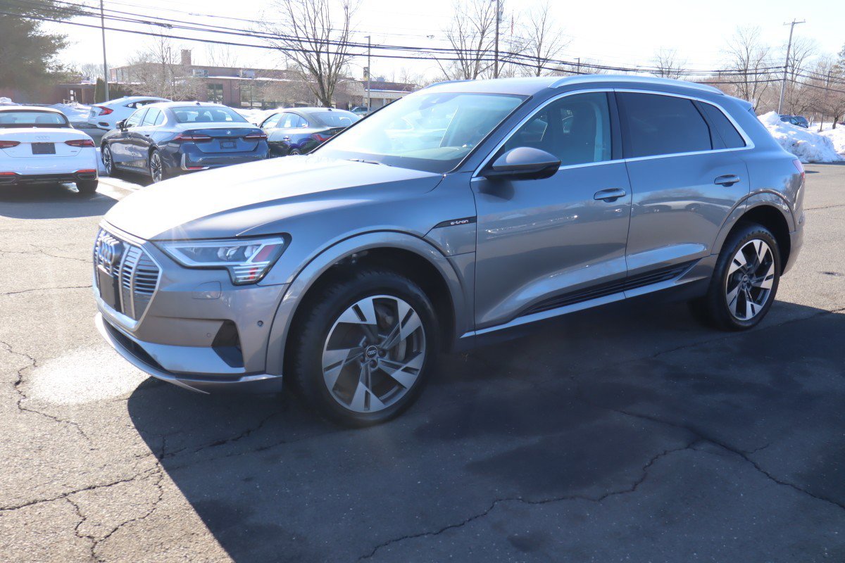 2021 Audi e-tron 95 kWh Premium Plus quattro's photo