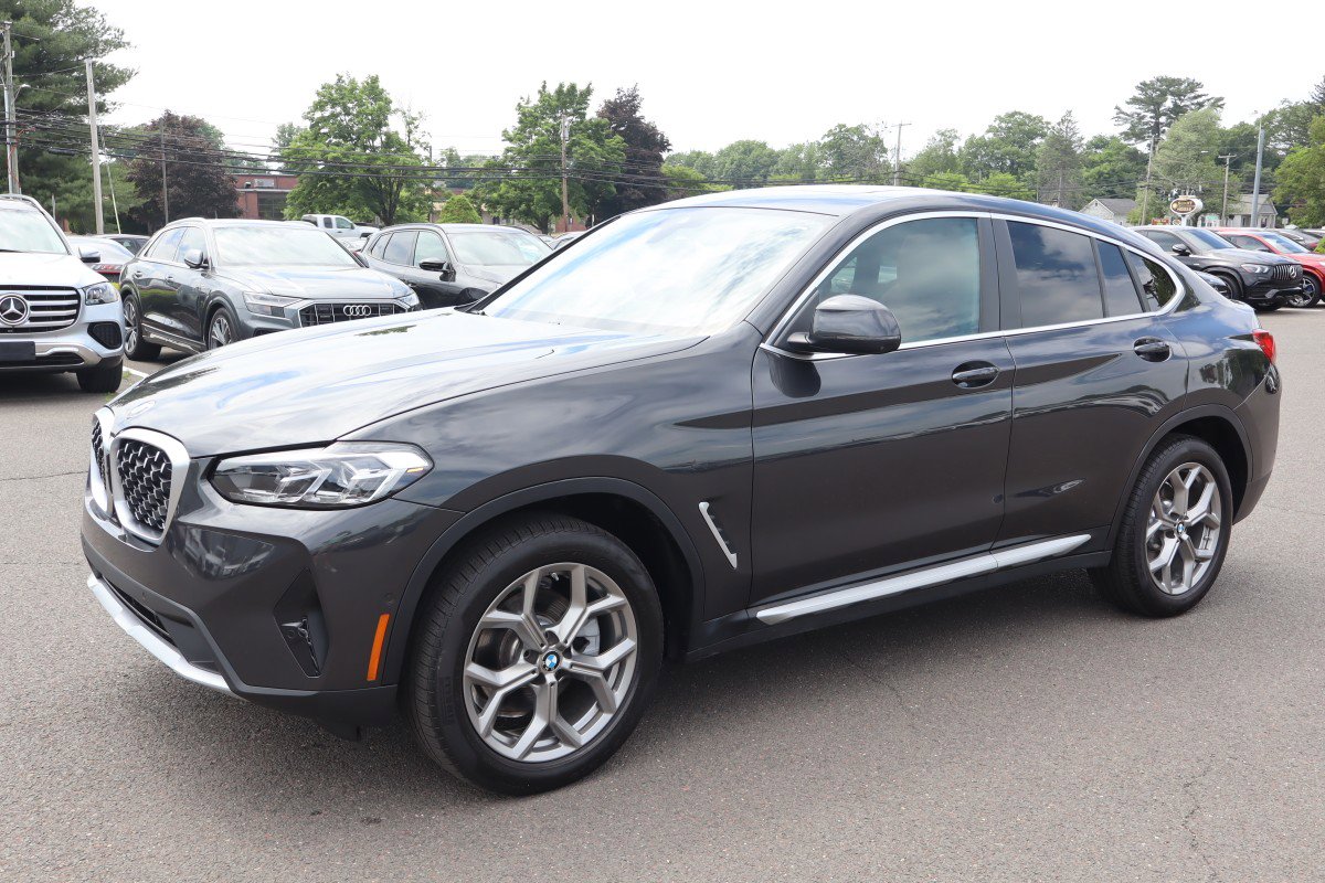 2025 BMW X4 xDrive30i's photo