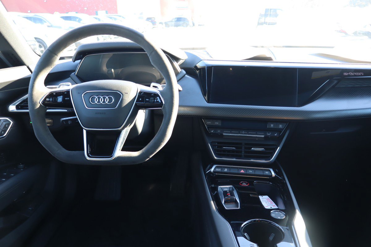 2023 Audi e-tron GT Premium Plus - Photo 13