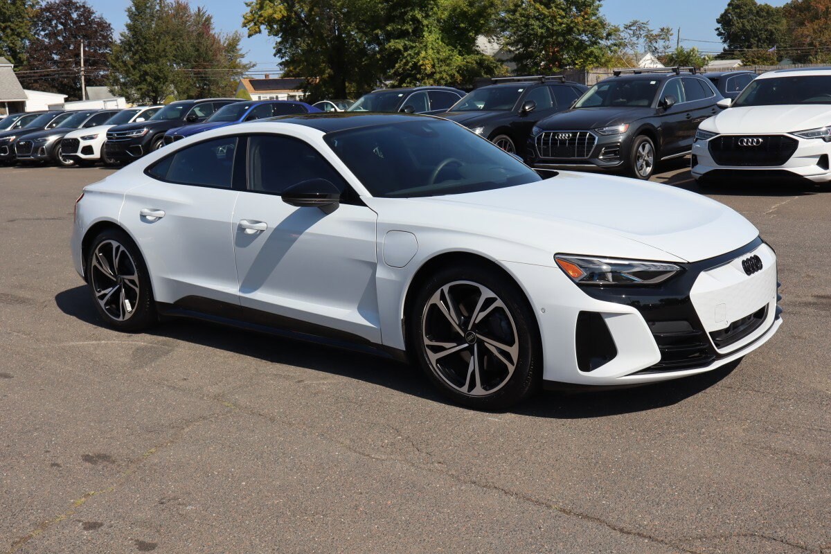 2024 Audi e-tron GT Prestige photo 3