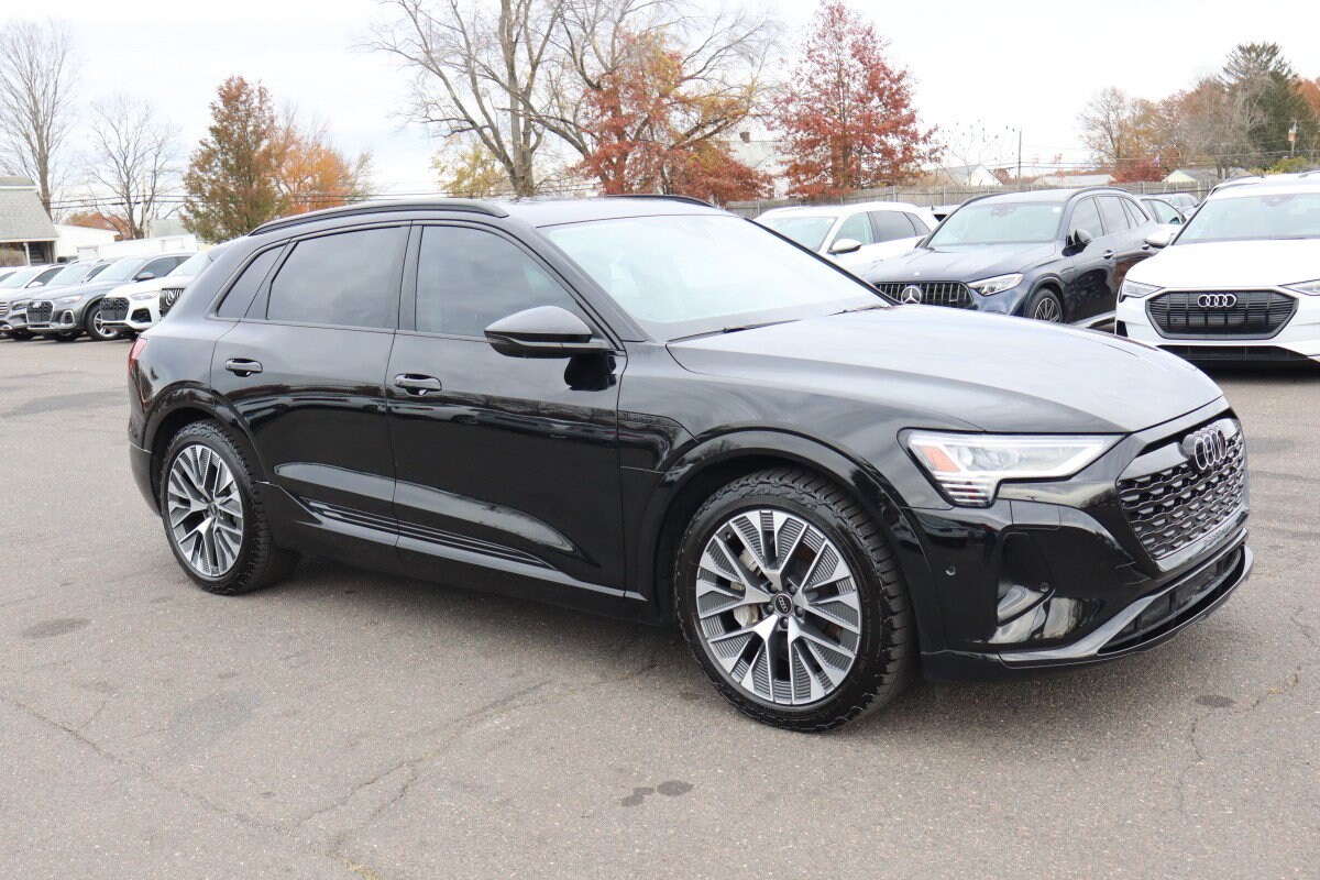 2024 Audi Q8 E-tron Premium Plus photo 3