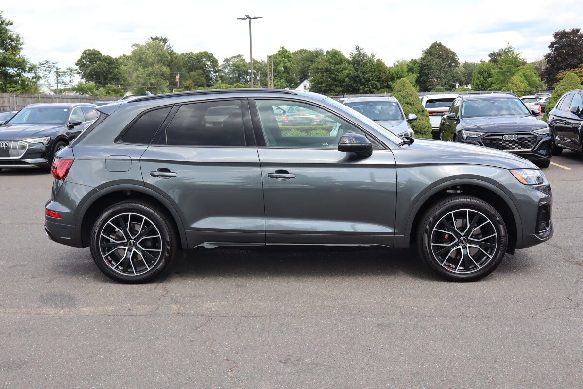 2024 Audi SQ5 Premium Plus photo 2