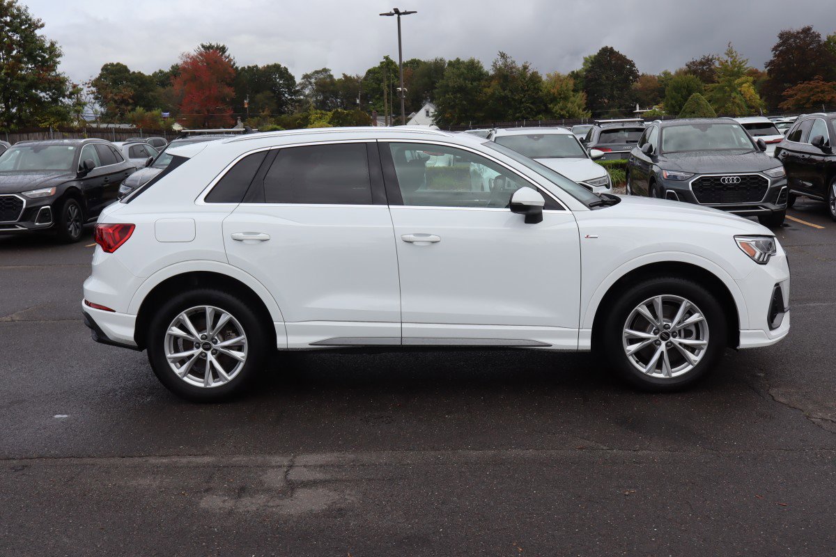 2024 Audi Q3 S line Premium Plus 45 TFSI photo 3