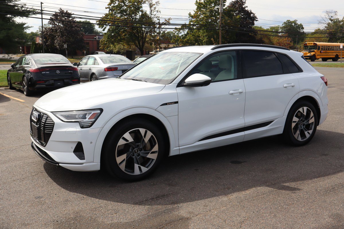 2022 Audi e-tron