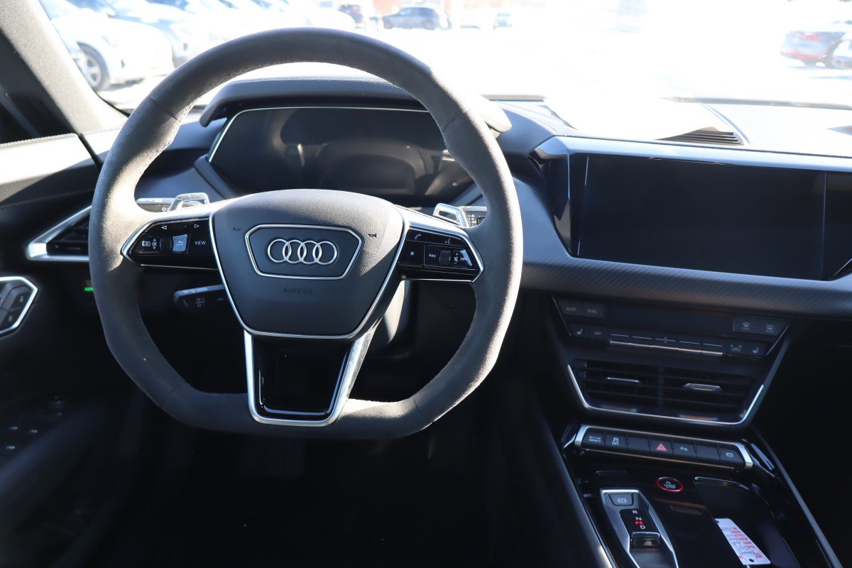 2023 Audi e-tron GT Premium Plus - Photo 11