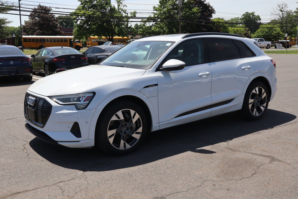 2021 Audi e-tron 95 kWh Premium quattro's photo
