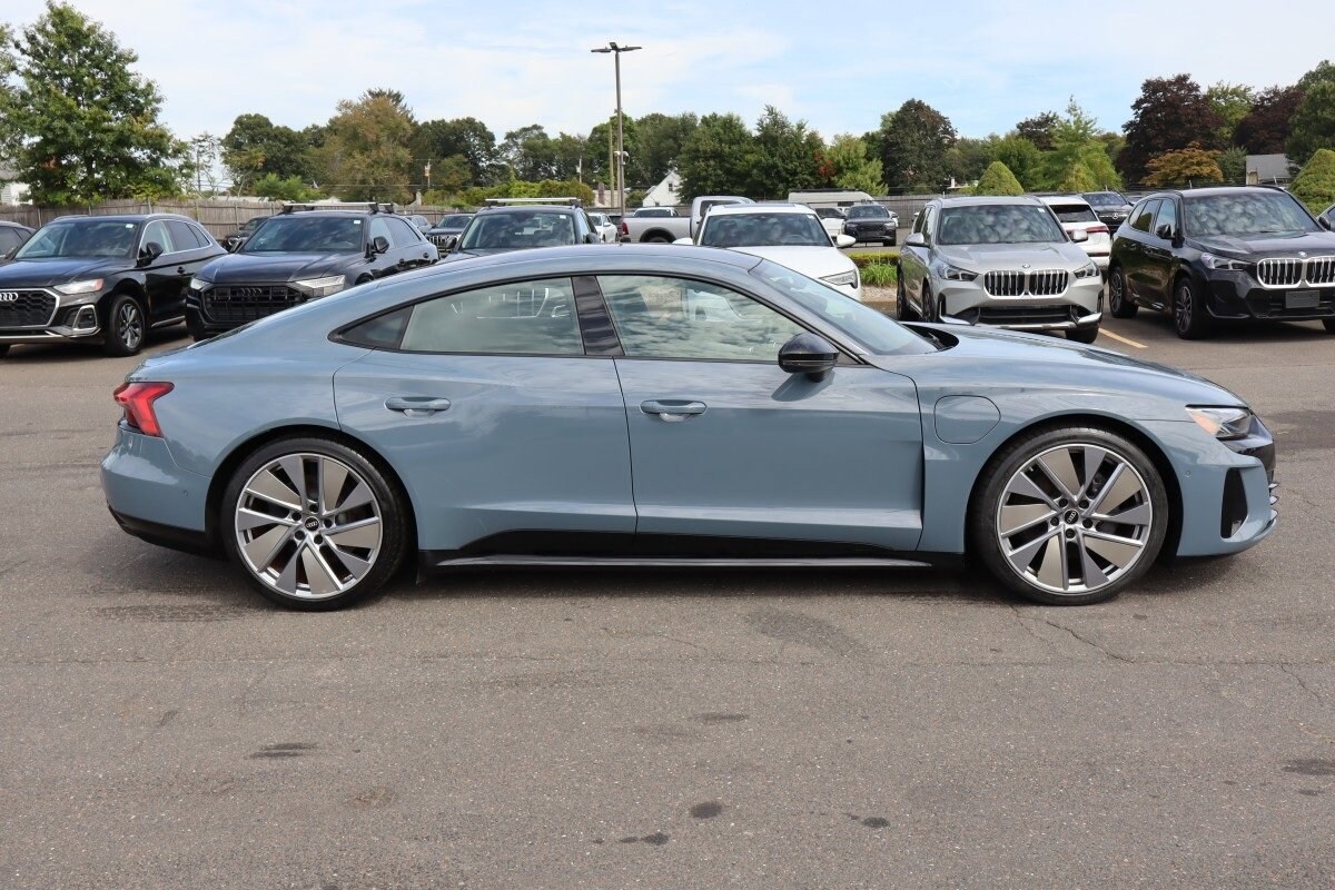 2022 Audi e-tron GT Prestige photo 4
