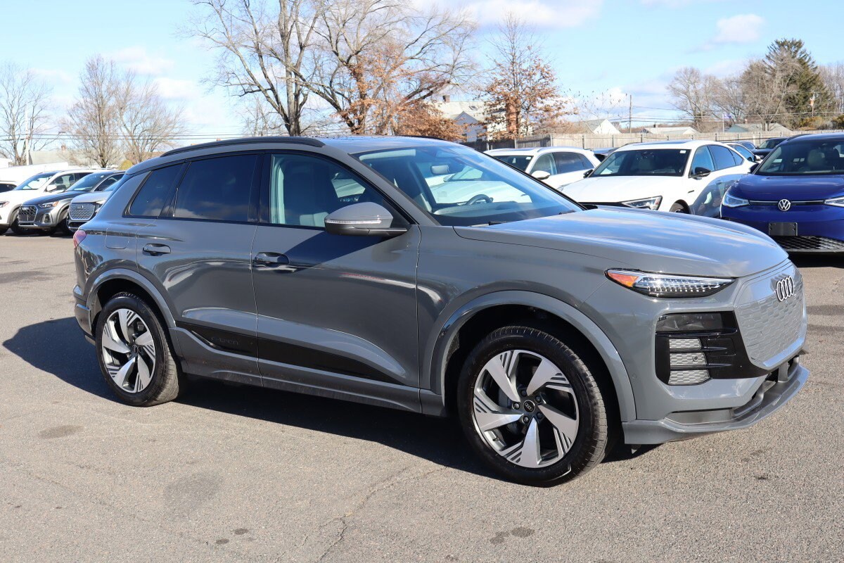 2025 Audi Q6 E-tron Premium Plus photo 3