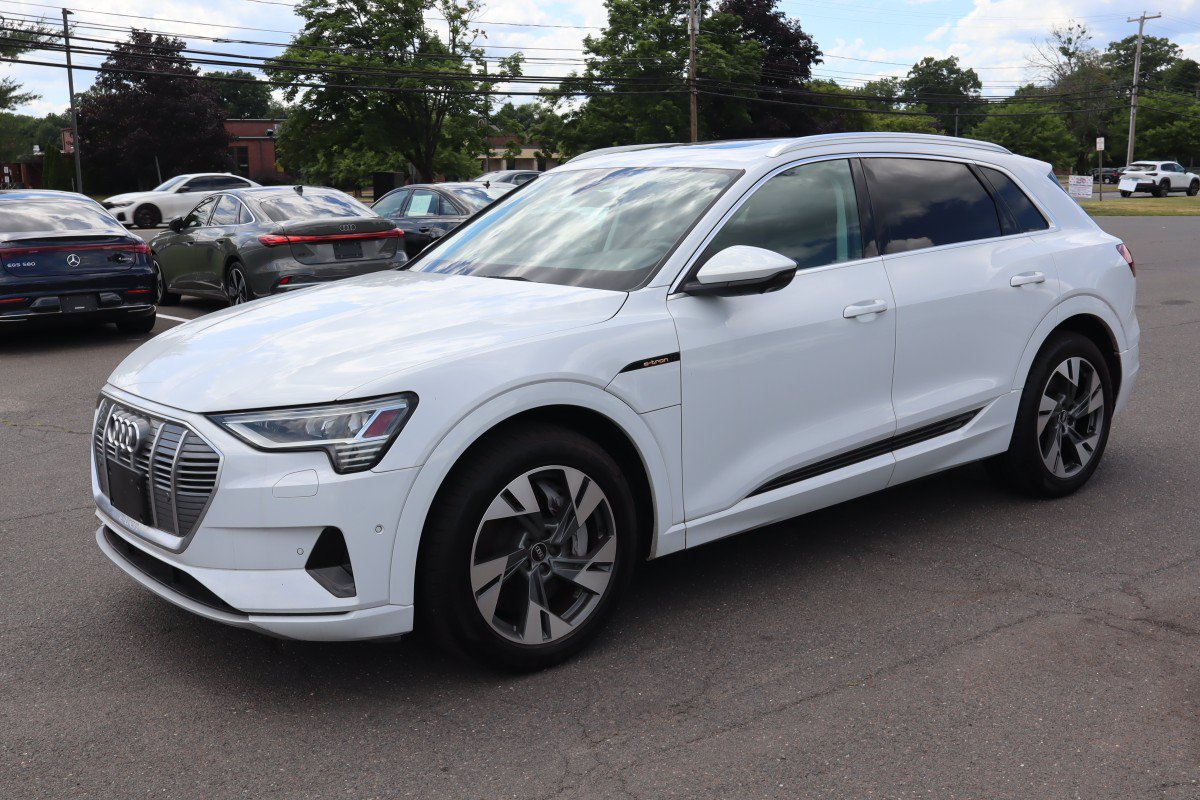 2021 Audi e-tron 95 kWh Premium Plus quattro's photo