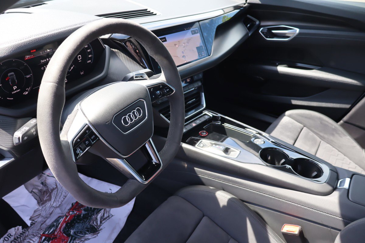 2023 Audi e-tron GT Premium Plus - Photo 10