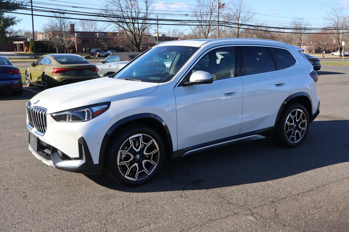 2024 BMW X1 28i's photo