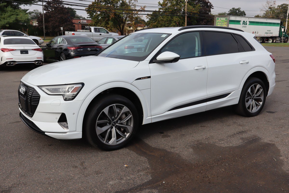2021 Audi e-tron Premium Plus