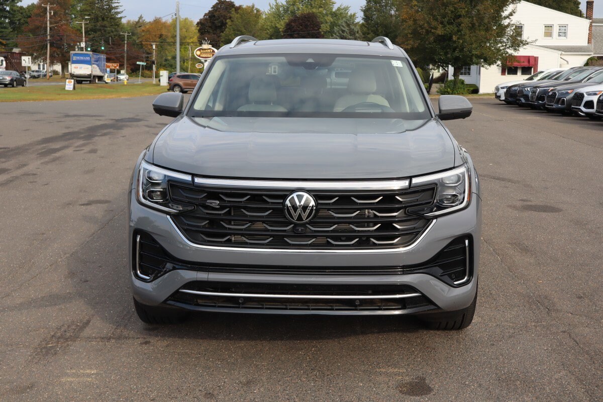 2025 Volkswagen Atlas SEL Premium R-Line photo 2