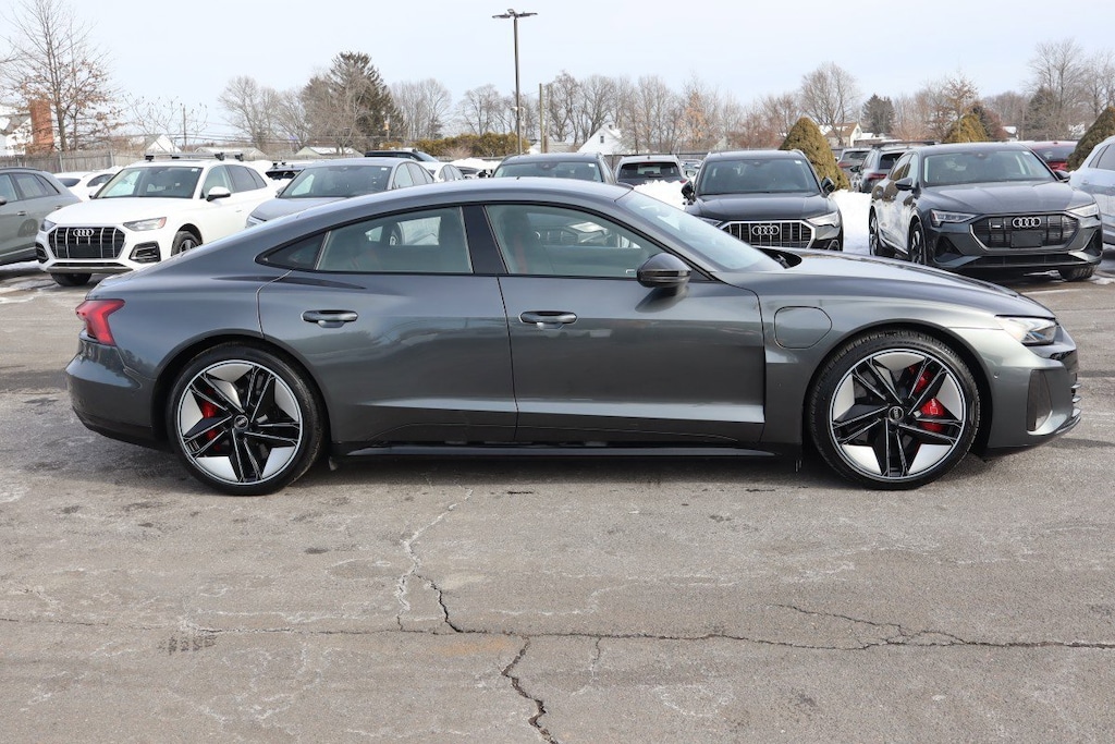 2022 Audi RS e-tron GT Base photo 4