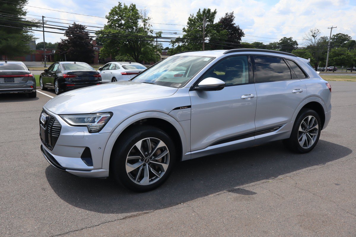2021 Audi e-tron 95 kWh Premium Plus quattro's photo