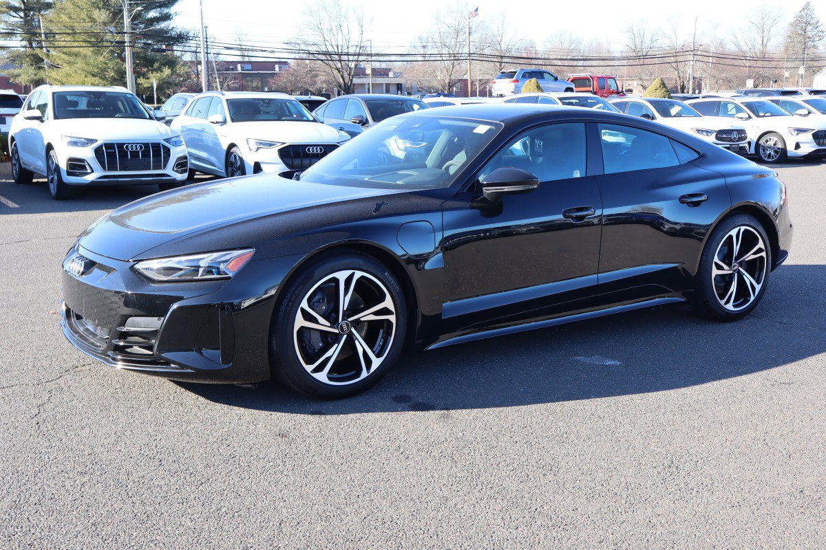 2023 Audi e-tron GT Premium Plus's photo