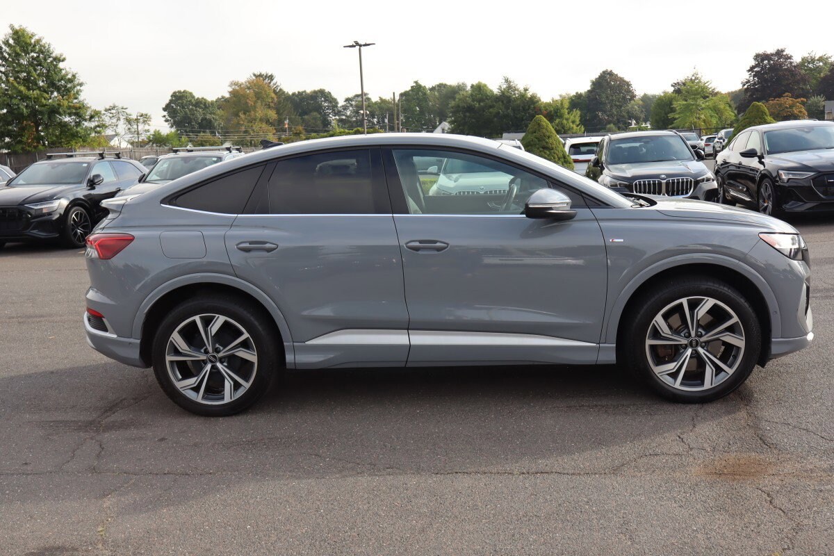 2023 Audi Q4 50 E-tron Prestige photo 2