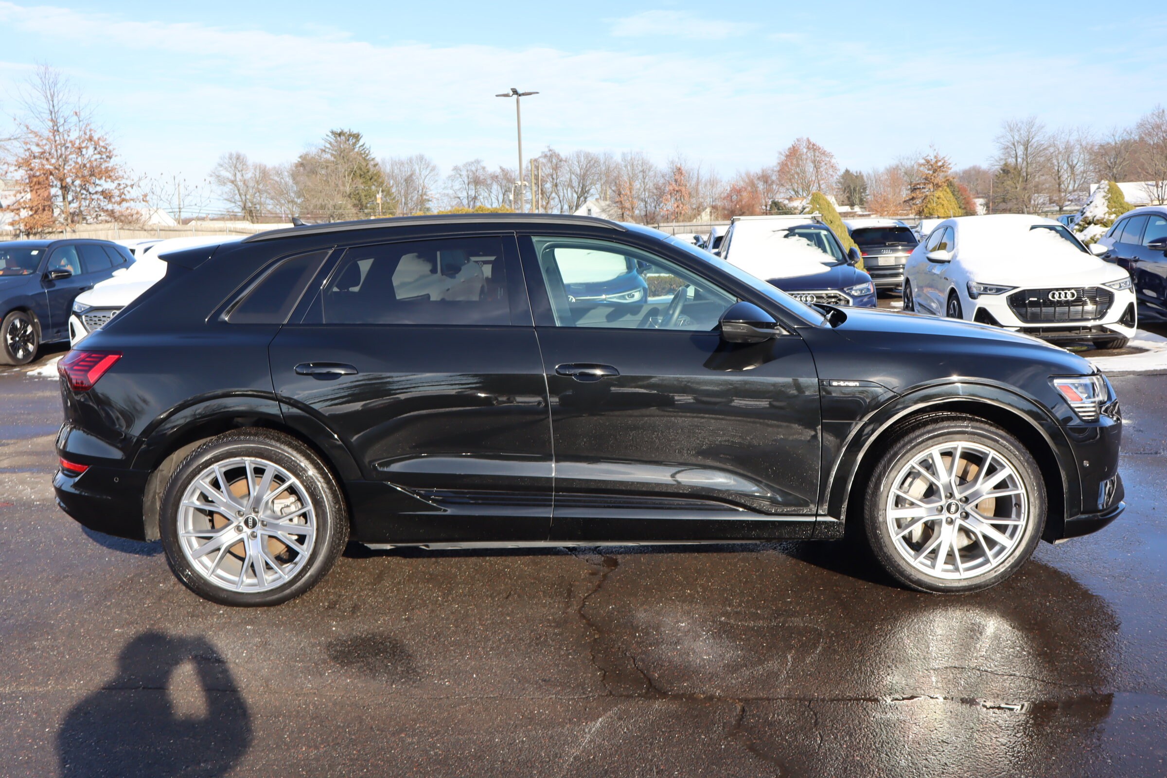 2021 Audi e-tron Prestige photo 4