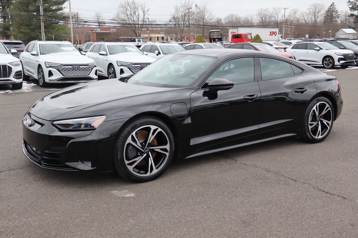 2022 Audi e-tron GT Premium Plus's photo