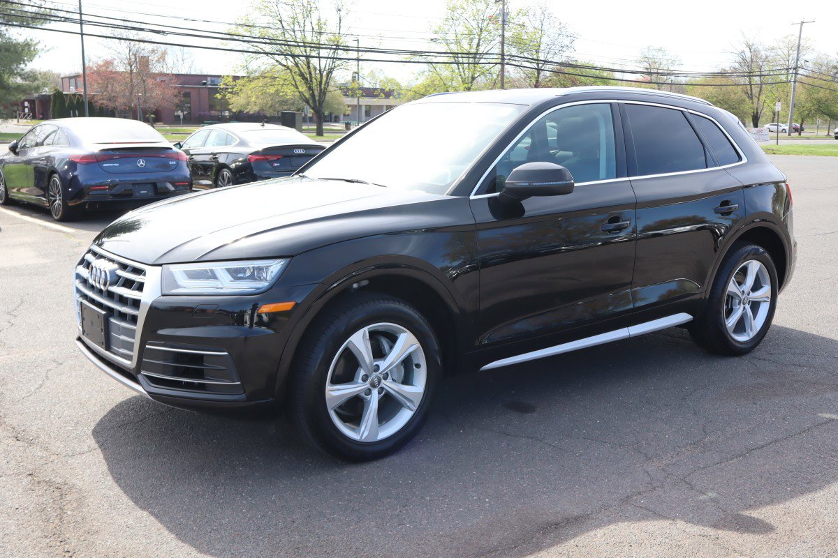 2020 Audi Q5 45 quattro S tronic Premium Plus's photo