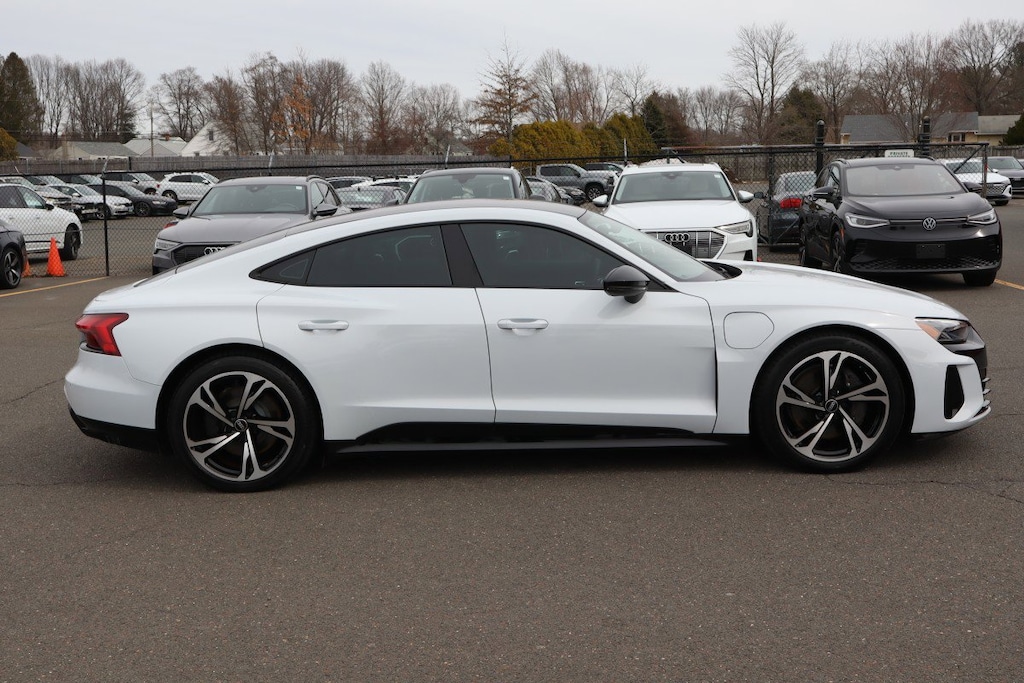 2023 Audi e-tron GT quattro Premium Plus photo 4