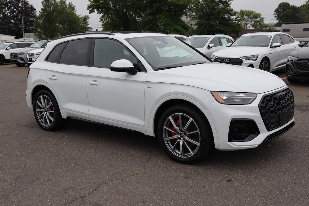 Used 2024 Audi Q5 e S line Premium Plus 55 TFSI e quattro Black Optic SUV