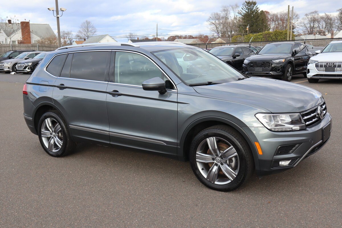 2021 Volkswagen Tiguan R-Line Black SEL photo 3