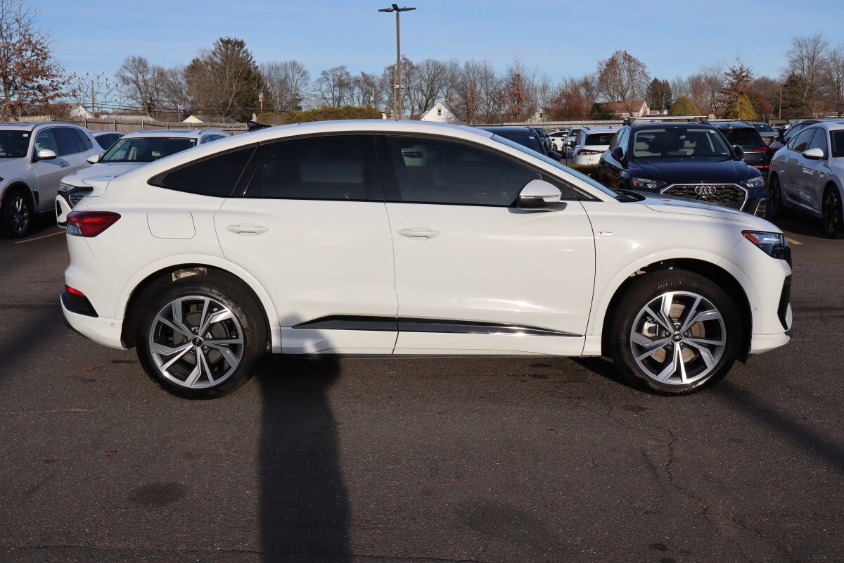 2024 Audi Q4 Sportback E-tron Premium Plus 50 photo 4