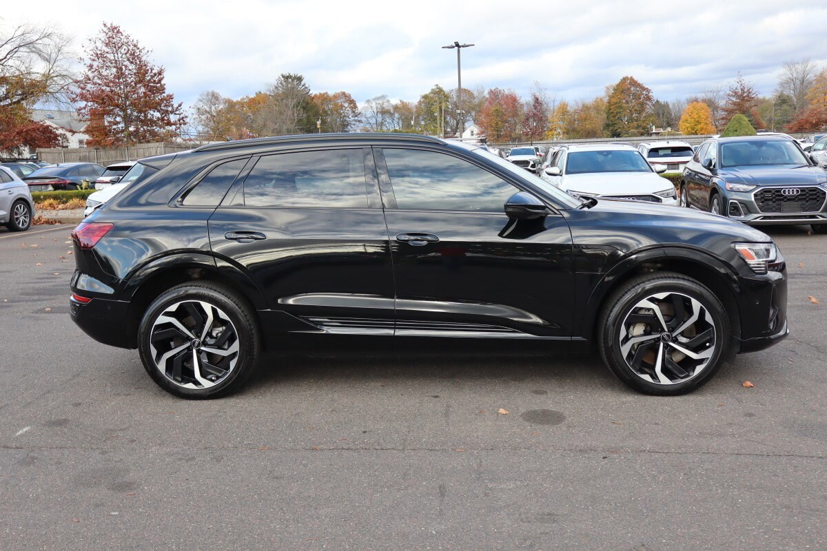 2024 Audi Q8 E-tron Premium Plus photo 2