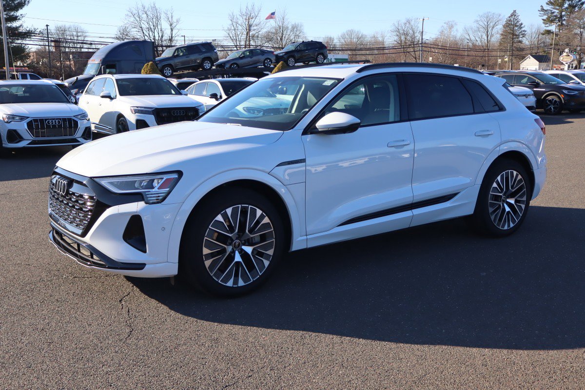 2024 Audi Q8 e-tron Premium Plus's photo