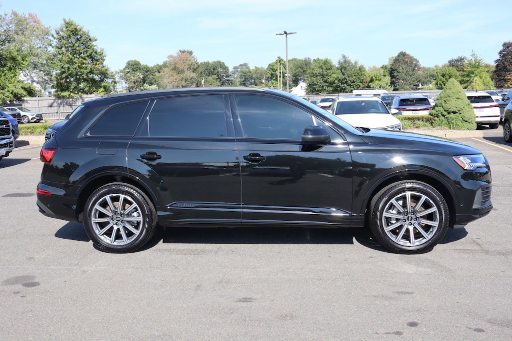 Used 2024 Audi Q7 Premium Plus 45 TFSI quattro Black Optic SUV