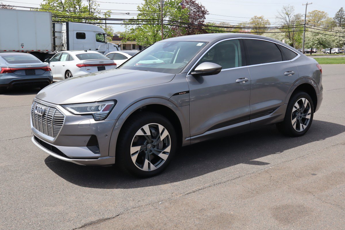 2020 Audi e-tron Sportback 95 kWh Premium Plus's photo
