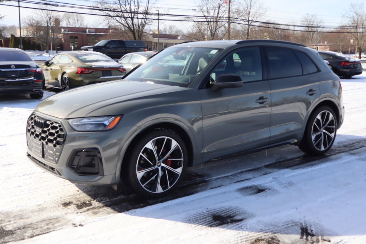 2023 Audi SQ5 Premium Plus's photo