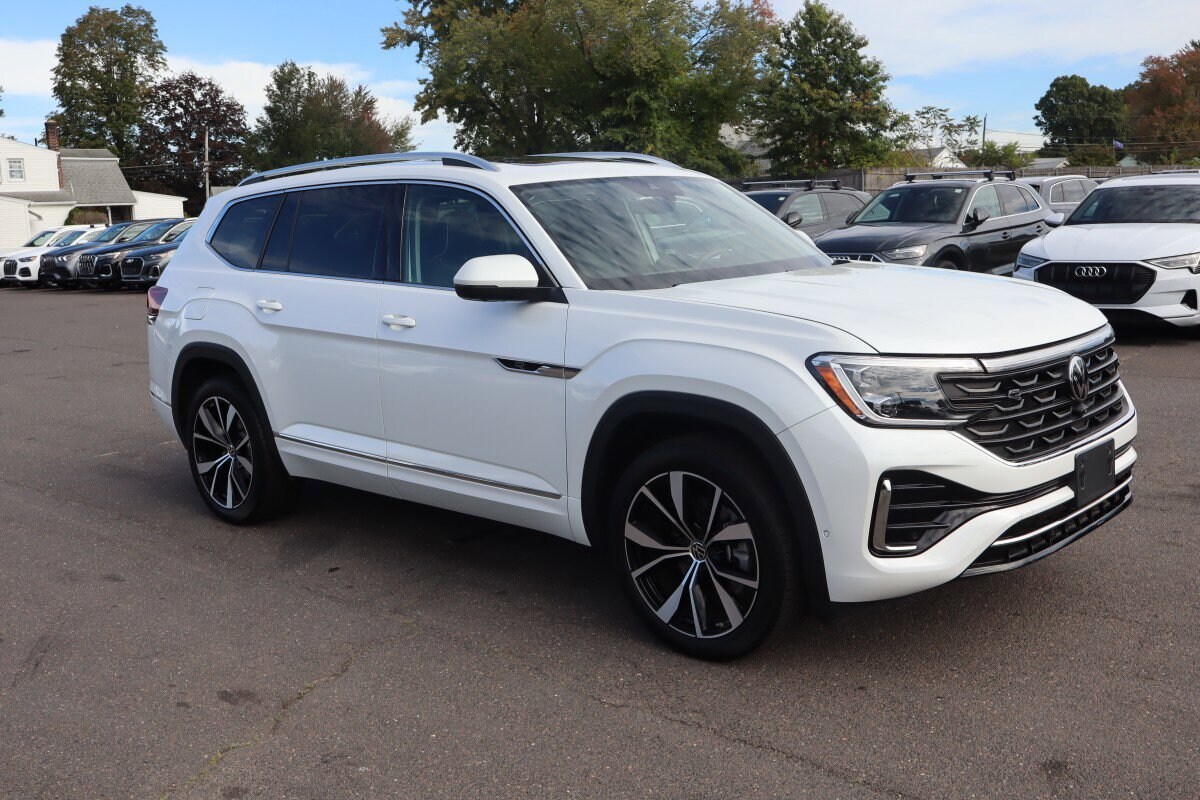 2025 Volkswagen Atlas SEL Premium R-Line photo 2