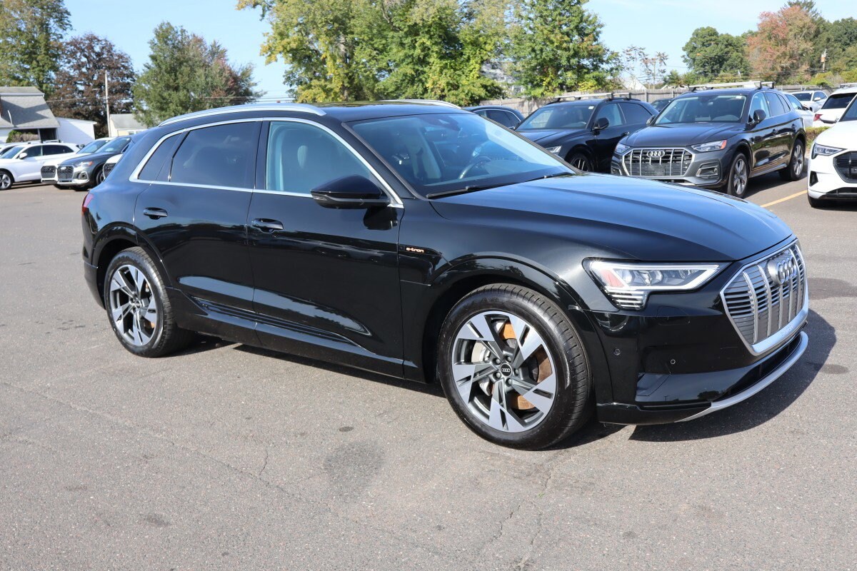 2021 Audi e-tron Premium Plus photo 3