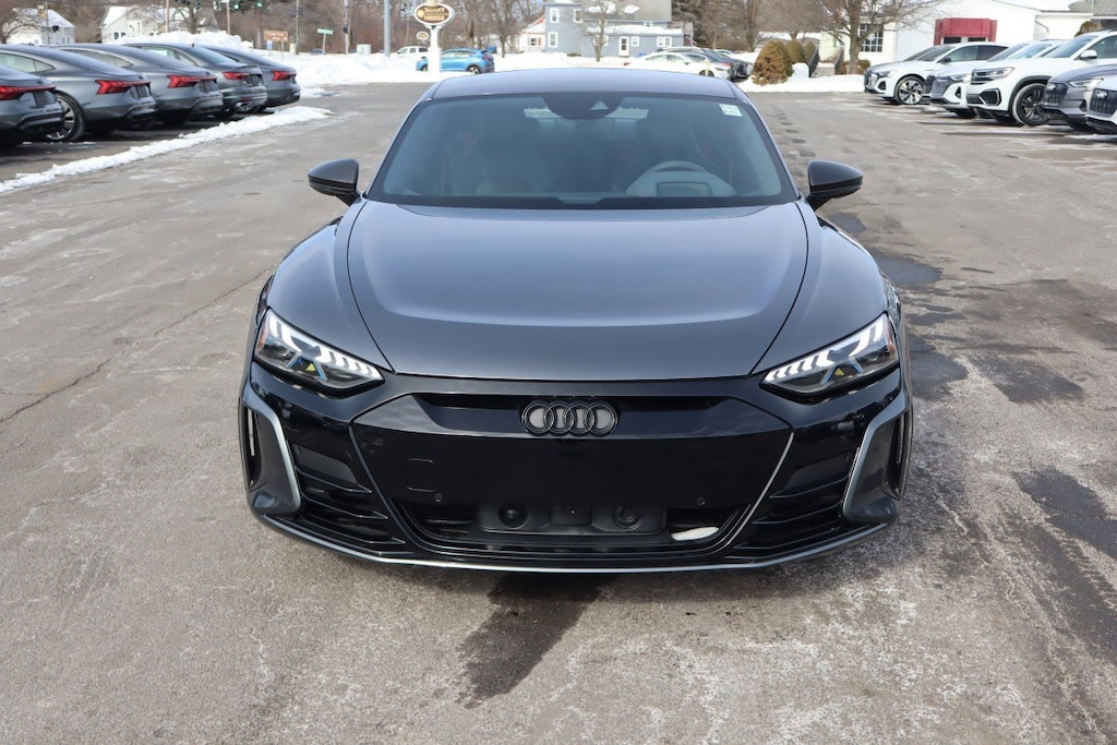 2022 Audi RS e-tron GT Base photo 2