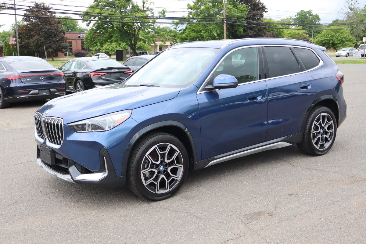 2025 BMW X1's photo