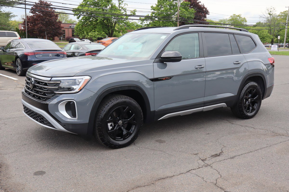 2025 Volkswagen Atlas 2.0T Atlas Peak Edition 4MOTION's photo