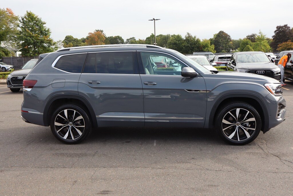 Used 2025 Volkswagen Atlas 2.0T SEL Premium R-Line 4MOTION SUV