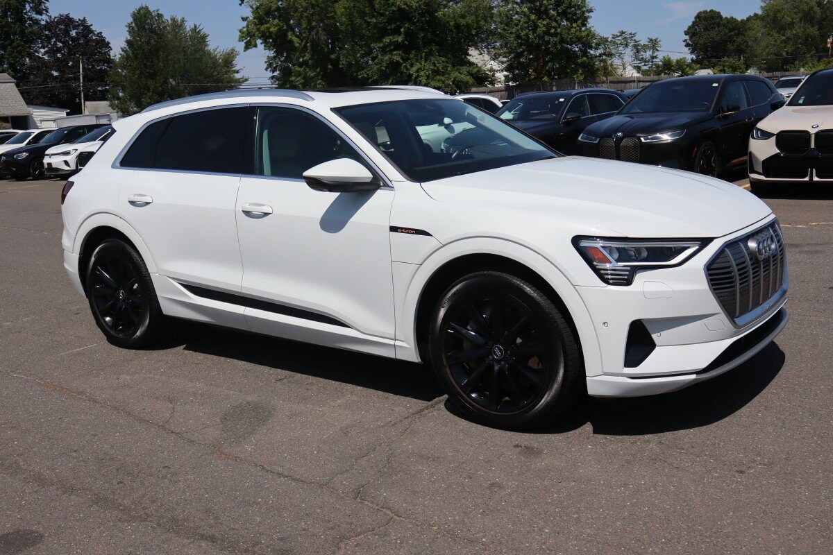 2021 Audi e-tron Premium Plus photo 3
