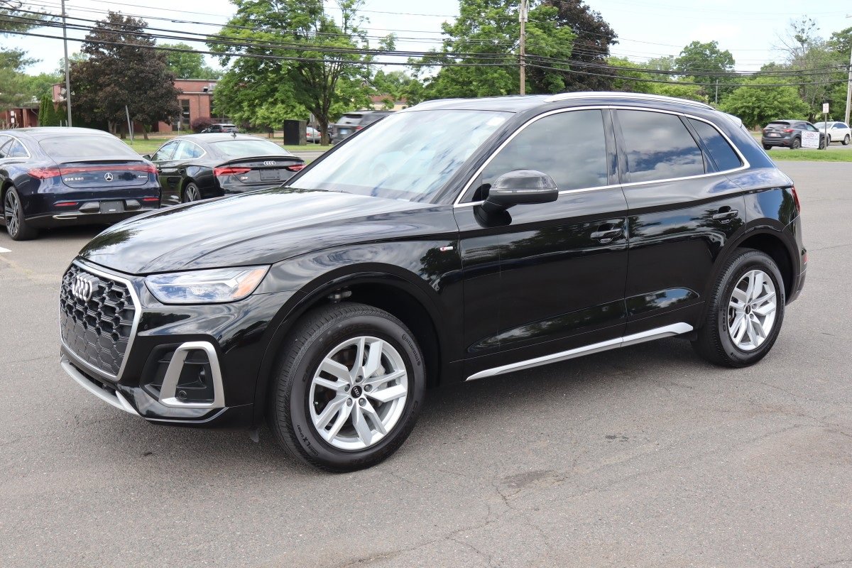 2023 Audi Q5 45 Premium's photo