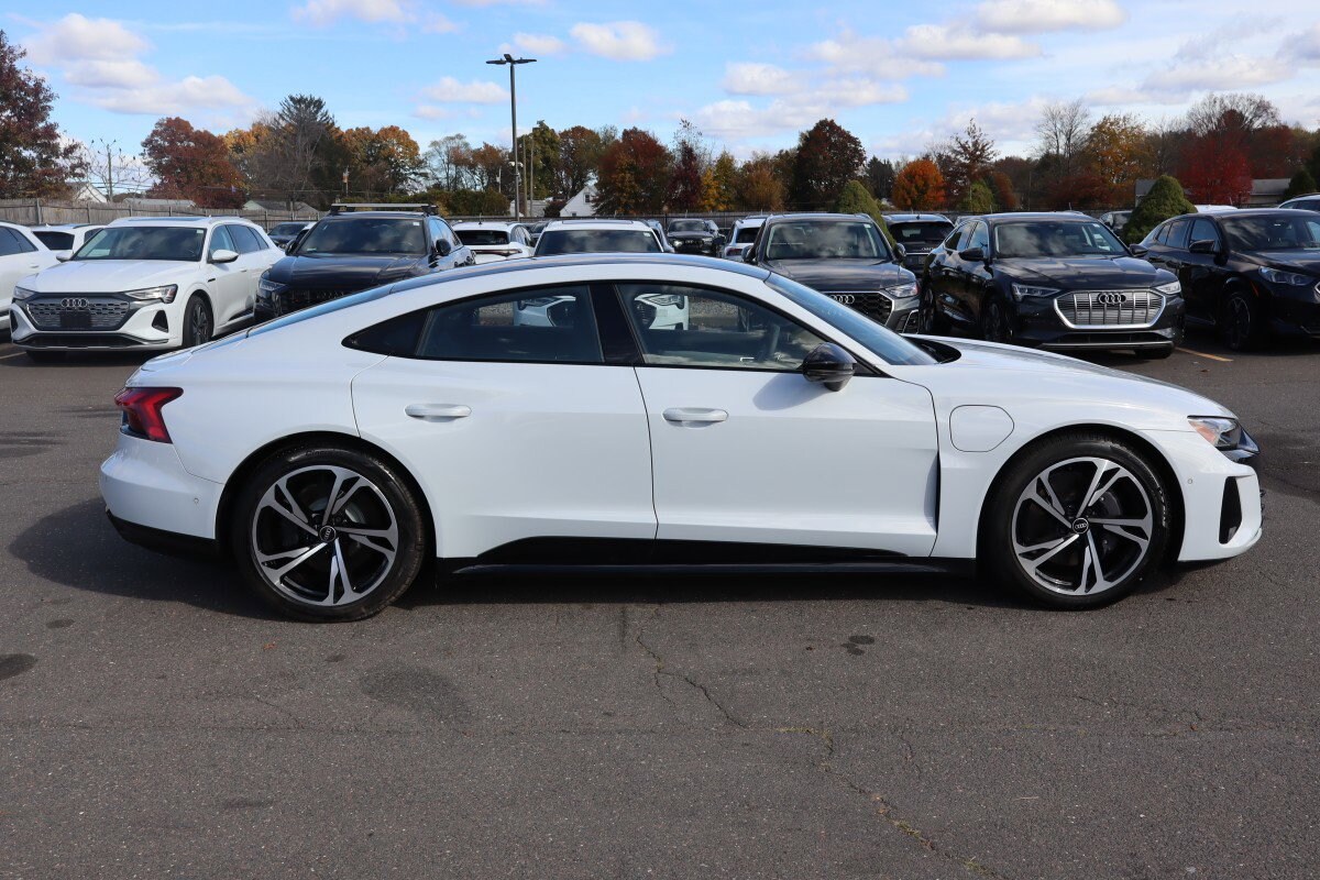 2022 Audi e-tron GT Prestige photo 4