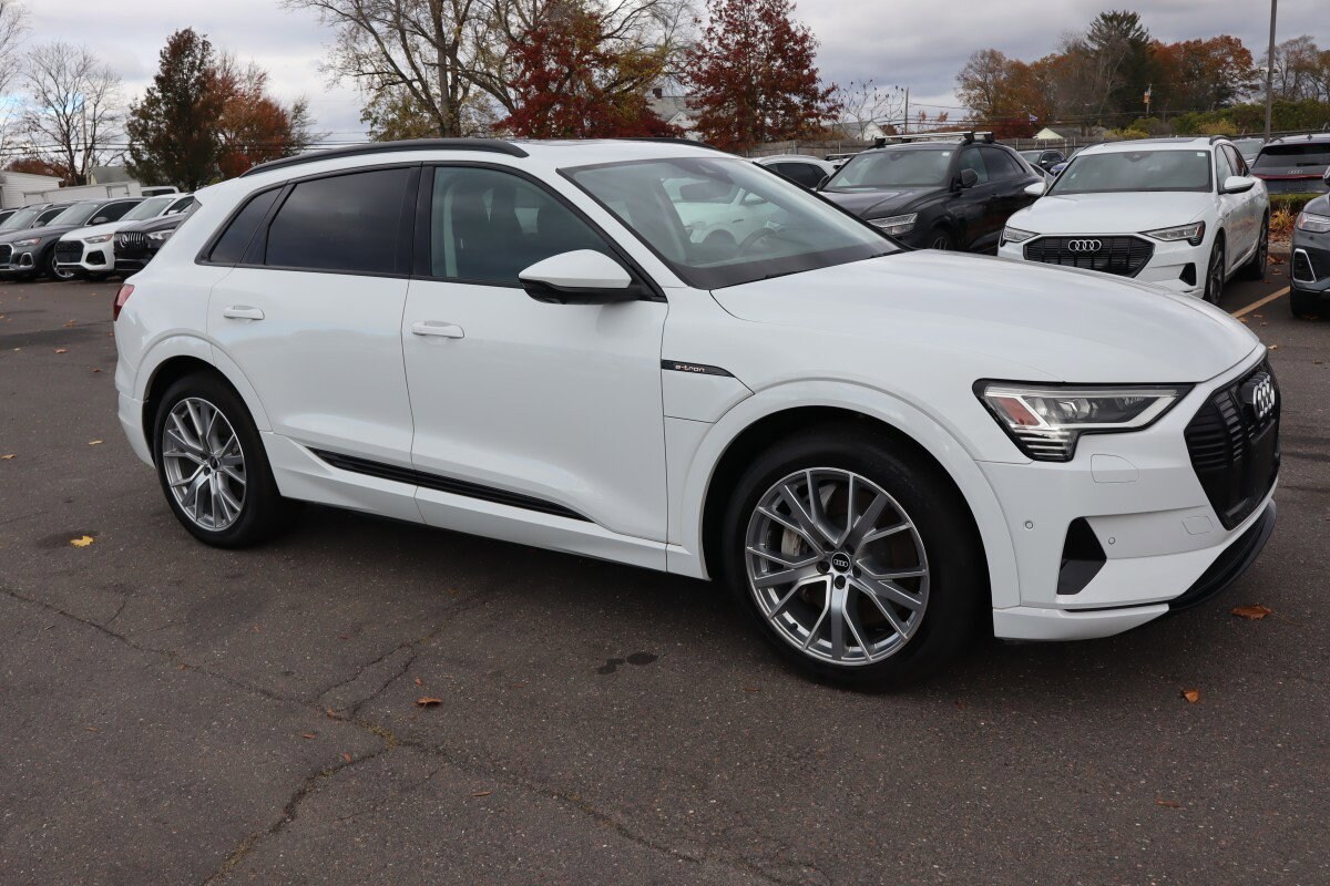 2021 Audi e-tron Prestige photo 3