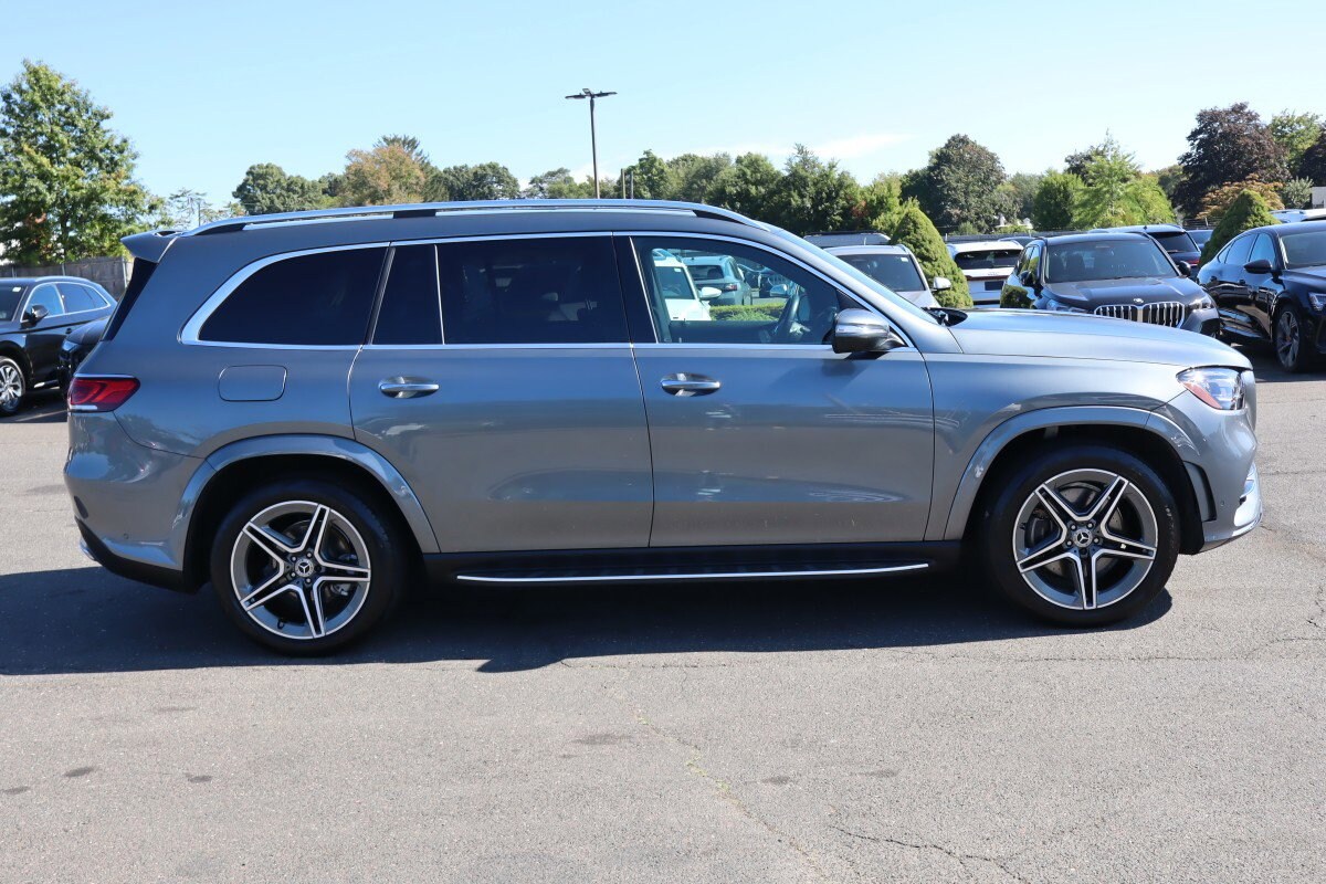 2023 Mercedes Benz GLS 450 4MATIC photo 4