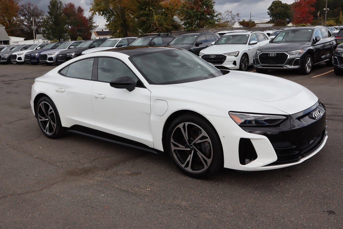 2022 Audi e-tron GT Prestige photo 2