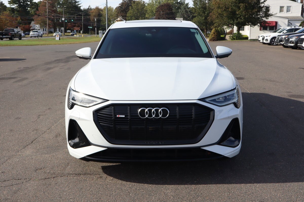2022 Audi e-tron Sportback S line Premium photo 2