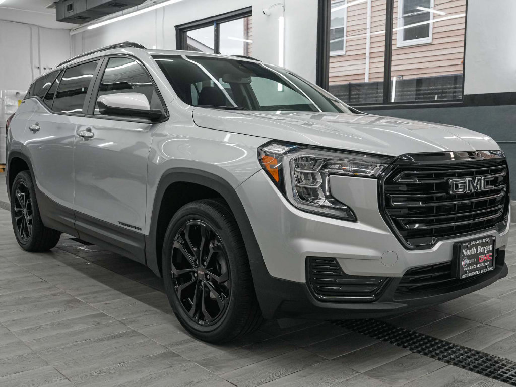 Used 2022 GMC Terrain SLE SUV