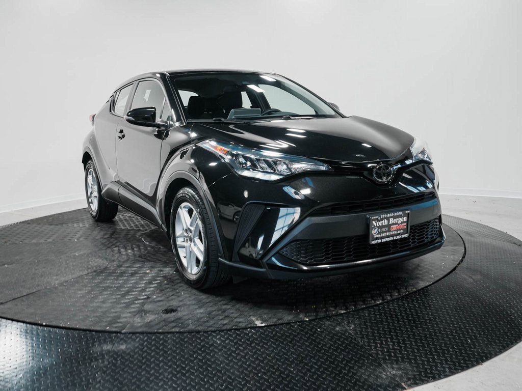 2021 Toyota C-HR LE photo 3