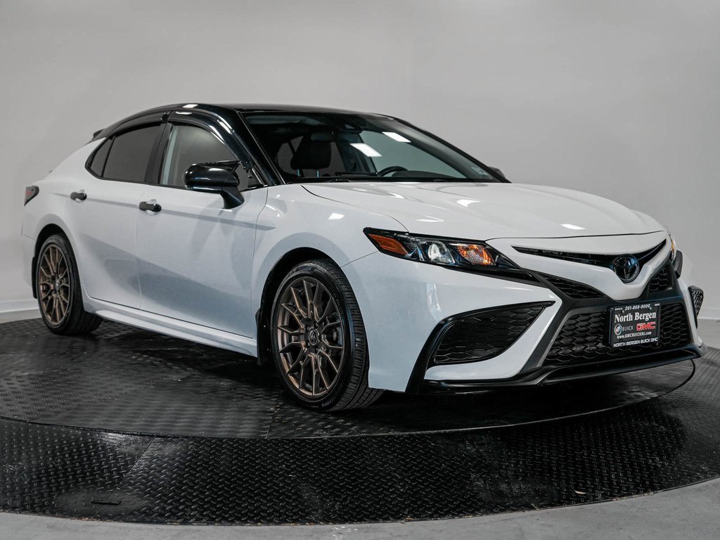 2023 Toyota Camry SE photo 3