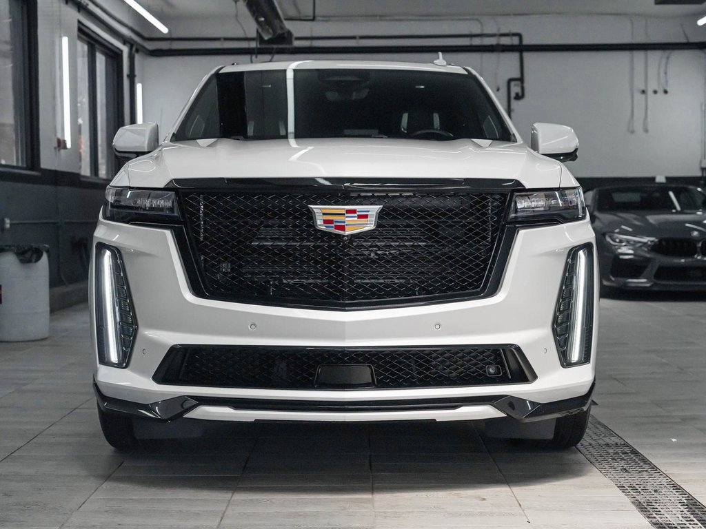 2023 Cadillac Escalade V-Series photo 2